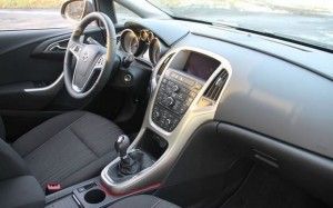 Opel Astra Enjoy - wnętrze