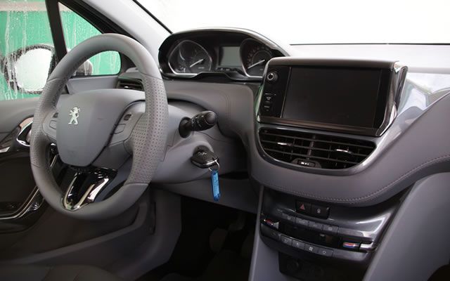 Wnętrze Peugeota 208
