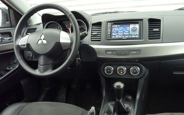 Mitsubishi Lancer - wnętrze