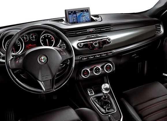 Alfa Romeo Giulietta - deska rozdzielcza