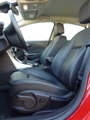 Opel Astra - wnętrze