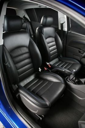 Chevrolet Aveo RS - wnętrze