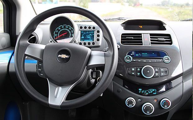 Chevrolet Spark - kokpit