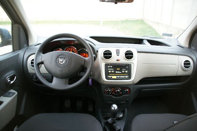 Dacia Dokker - kokpit