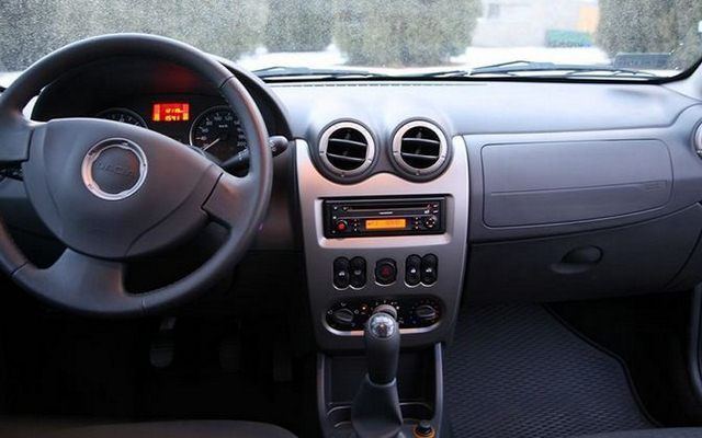 Dacia Sandero Stepway 1.5 dCi 90 KM - wnętrze