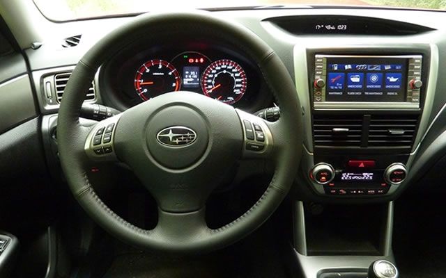 Subaru Forester wnętrze