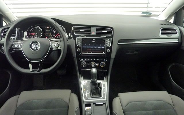 Volkswagen Golf VII - wnętrze