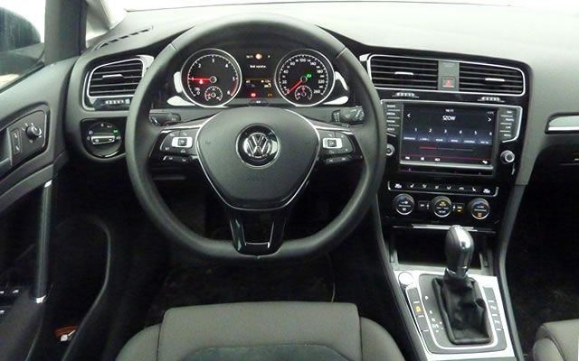 Volkswagen Golf VII - wnętrze
