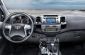 Wnętrze nowej Toyoty Hilux w nowym systemem multimedialnym