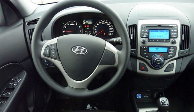Hyundai i30 - kokpit