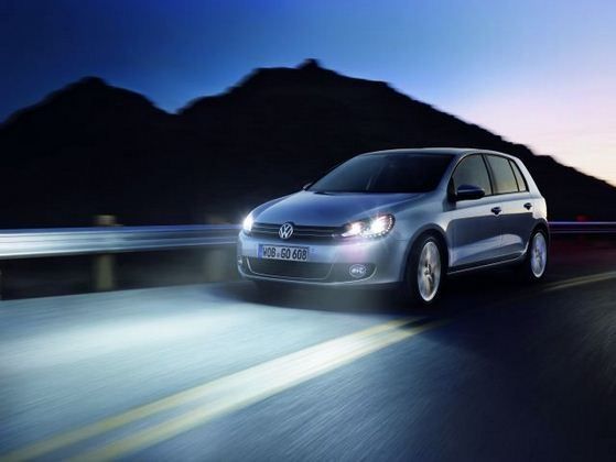 światła LED w Volkswagenie Golfie