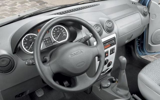 Dacia Logan MCV - kokpit