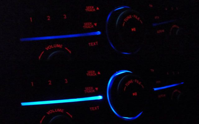 Mazda 3 - podświetlanie radia