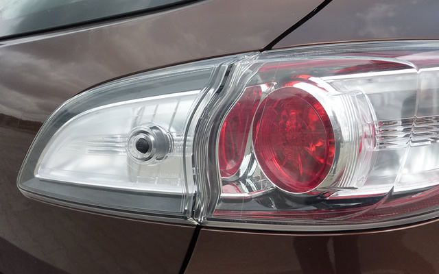 Mazda 3 - otwieranie klapy bagażnika
