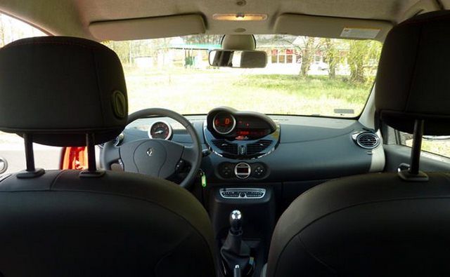 Renault Twingo 1.2 75 KM - wnętrze