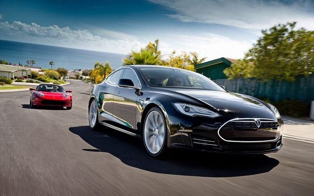 Tesla S i Tesla Roadster