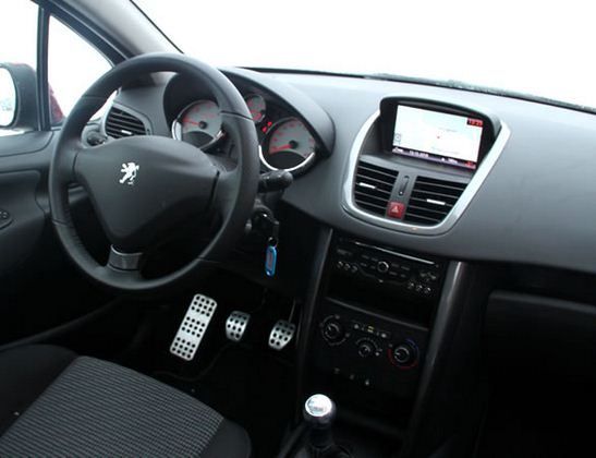 Peugeot 207 - kokpit