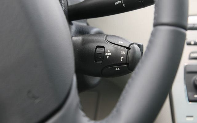 Peugeot 308 HDI - przyciski do obsługi radia