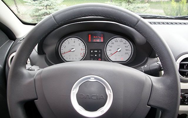 Test: Dacia Sandero LPG 1.2 75 KM - kierownica