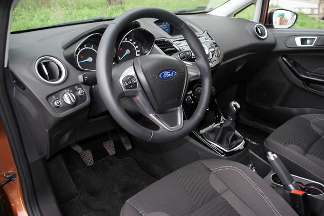 Nowy Ford Fiesta - wnętrze