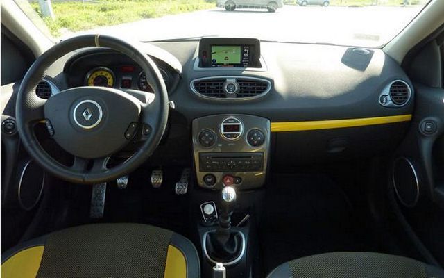 Renault Clio RS - nawigacja