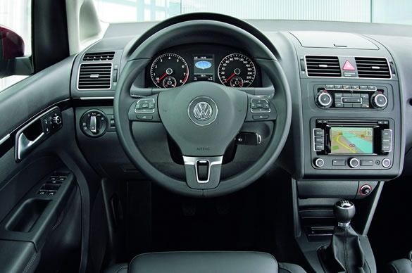 Volkswagen Touran Bluemotion - wnętrze