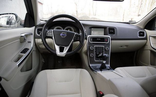 Volvo S60 1.6 D2 115 KM - wnętrze