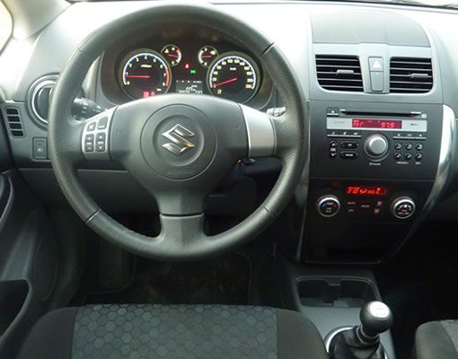 Suzuki SX4 - kokpit