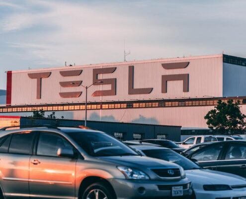 Ile kosztuje samochód Tesla?