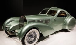 Ile biegów ma Bugatti?